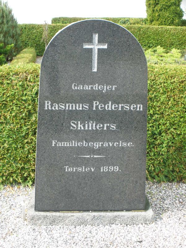 Rasmus Pedersen Skifter's familiegravsted.JPG